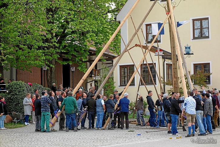 Maibaum-Aufstellen am 01.05.2022 02