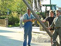 2005-05-01 maibaum aufstellen 021 01 05 2005 a