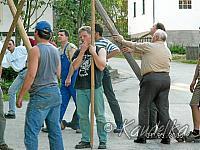 2005-05-01 maibaum aufstellen 030 01 05 2005 17 29 18 a