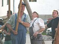 2005-05-01 maibaum aufstellen 036 01 05 2005