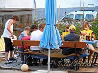 2007-05-01 maibaum aufstellen 01 05 2007 19 22 21 b