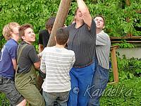 2009-05-01 maibaum-aufstellen 2009 01 05 2009 17 38 43 a