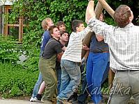 2009-05-01 maibaum-aufstellen 2009 01 05 2009 17 46 06 a