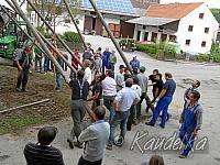 2009-05-01 maibaum-aufstellen 2009 01 05 2009 18 22 17 a