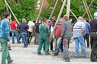 2011-05-01 maibaum-aufstellen 2011 01 05 2011 17 39 47 c
