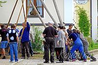 2011-05-01 maibaum-aufstellen 2011 01 05 2011 18 06 40 b