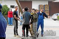 2011-05-01 maibaum-aufstellen 2011 01 05 2011 18 20 47 c