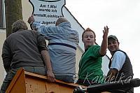 2011-05-01 maibaum-aufstellen 2011 01 05 2011 19 11 55 c
