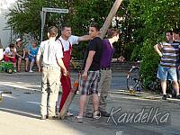2012-05-01 maibaum-aufstellen 2012 01 05 2012 18 18 17 c