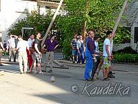 2012-05-01 maibaum-aufstellen 2012 01 05 2012 18 19 29 c