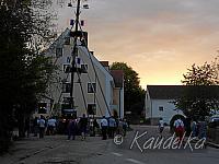 2012-05-01 maibaum-aufstellen 2012 01 05 2012 20 10 50 c