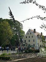 2013-05-01 maibaum-aufstellen 2013 01 05 2013 17 56 55 q