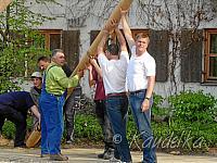 2013-05-01 maibaum-aufstellen 2013 01 05 2013 18 01 46 c