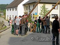 2013-05-01 maibaum-aufstellen 2013 01 05 2013 18 02 41 c