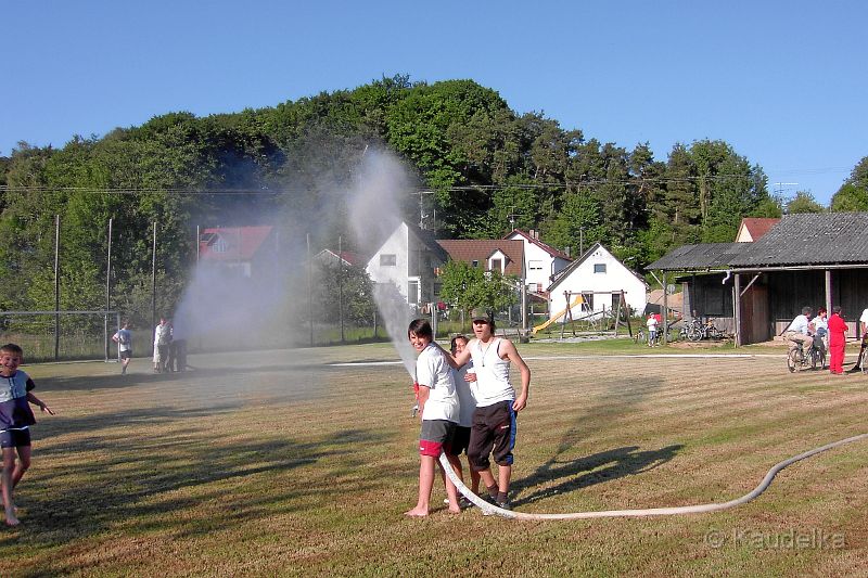 11_Bolzplatz-sprengen_b.jpg - Bolzplatz sprengen