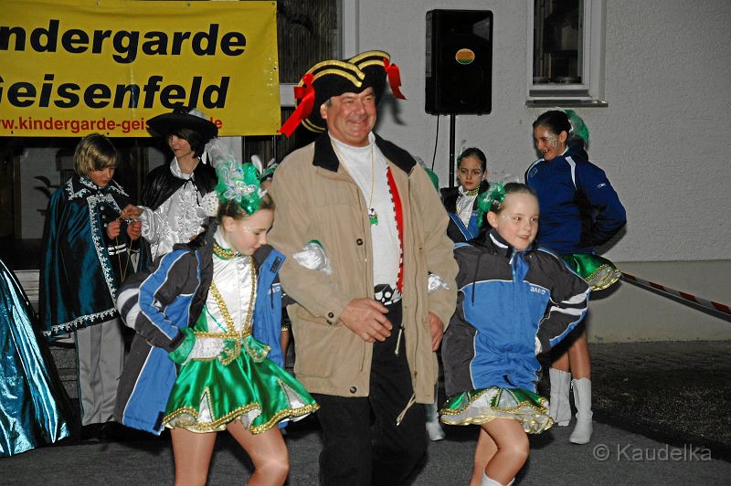 buntes_faschingstreiben_2011_47.jpg - Buntes  Faschingstreiben 2011 mit der Kindergarde aus Geisenfeld