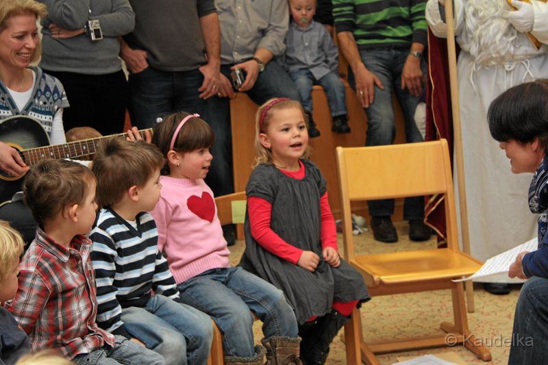 nikolausbesuch_im_kindergarten_2010_08.jpg - Nikolausbesuch im Kindergarten 2010