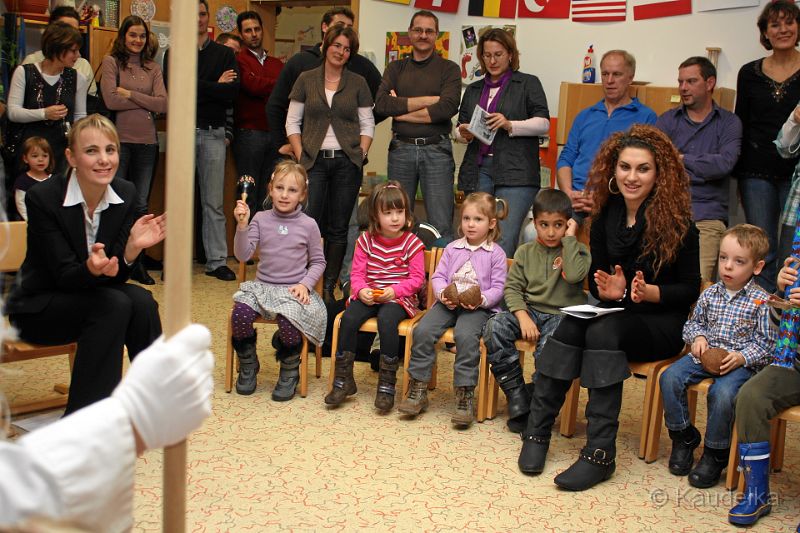 nikolausbesuch_im_kindergarten_2010_18.jpg - Nikolausbesuch im Kindergarten 2010