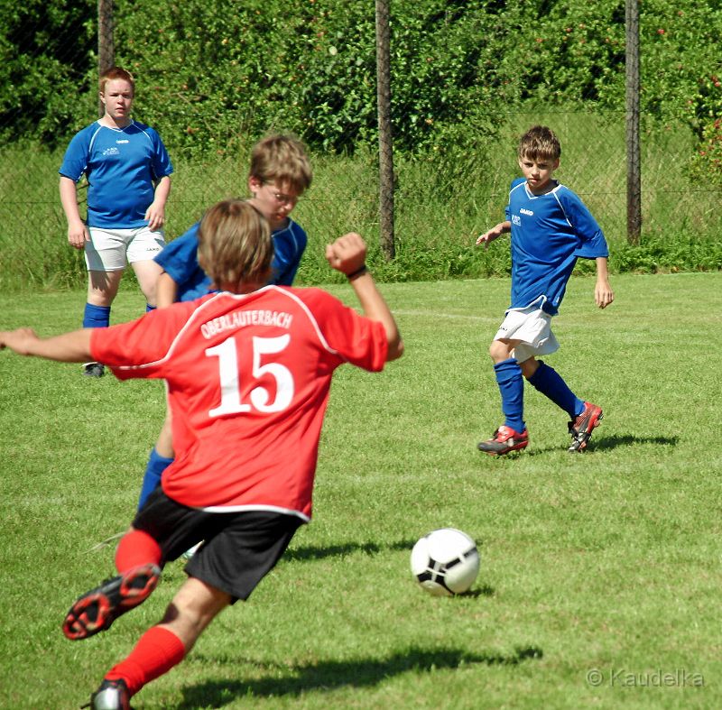 ministranten-fussballturnier-oberlauterbach_b011.jpg - Ministranten-Fussballturnier Oberlauterbach